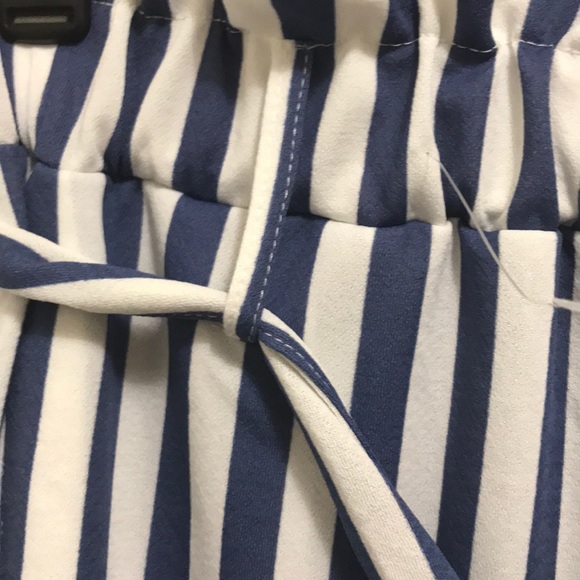 Sale ❤️👍❤️Striped  🤩Pant set size med - Picture 10 of 10